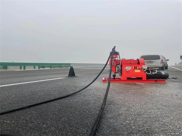 安图马路路基路面开裂下沉注浆加固灌浆